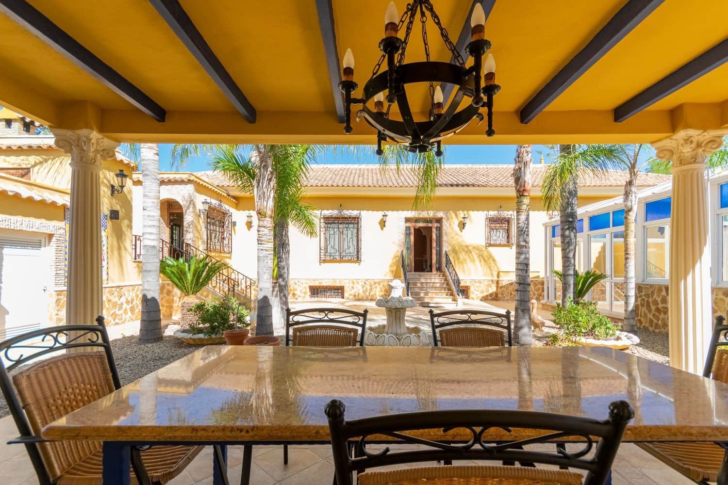 3 soveværelse Finca/Landehus til salg i Orihuela med swimmingpool garage - € 800.000 (Ref: 8583732)