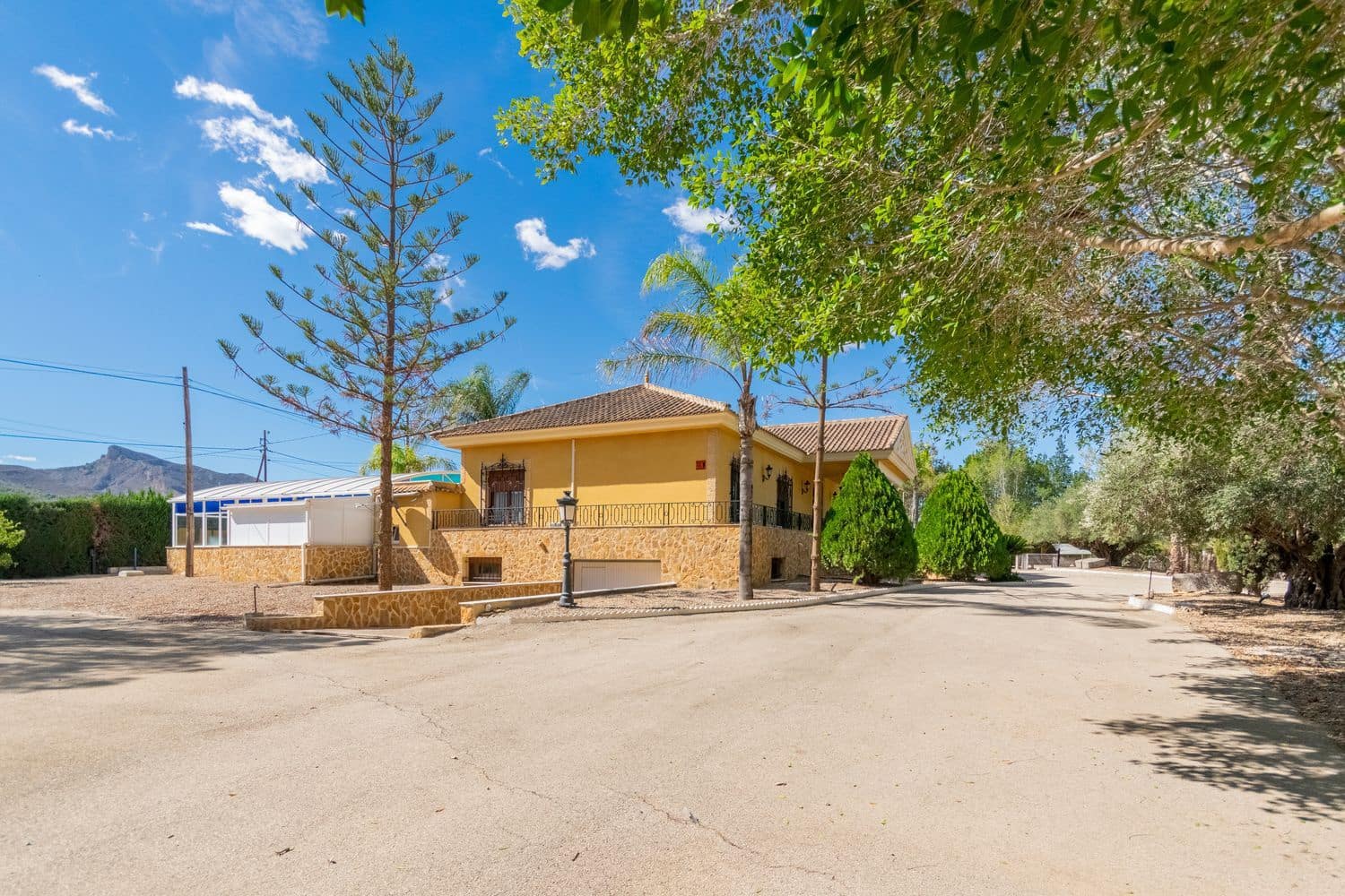 3 soveværelse Finca/Landehus til salg i Orihuela med swimmingpool garage - € 800.000 (Ref: 8583732)