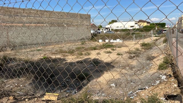 Ubebygd land til salgs i Rojales - € 344 500 (Ref: 8603291)