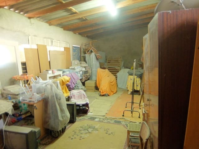 5 bedroom Townhouse for sale in Formentera del Segura with garage - € 175,000 (Ref: 8661849)