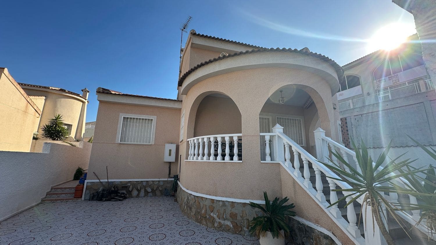 3 bedroom Villa for sale in Rojales with pool garage - € 254,000 (Ref: 8800511)