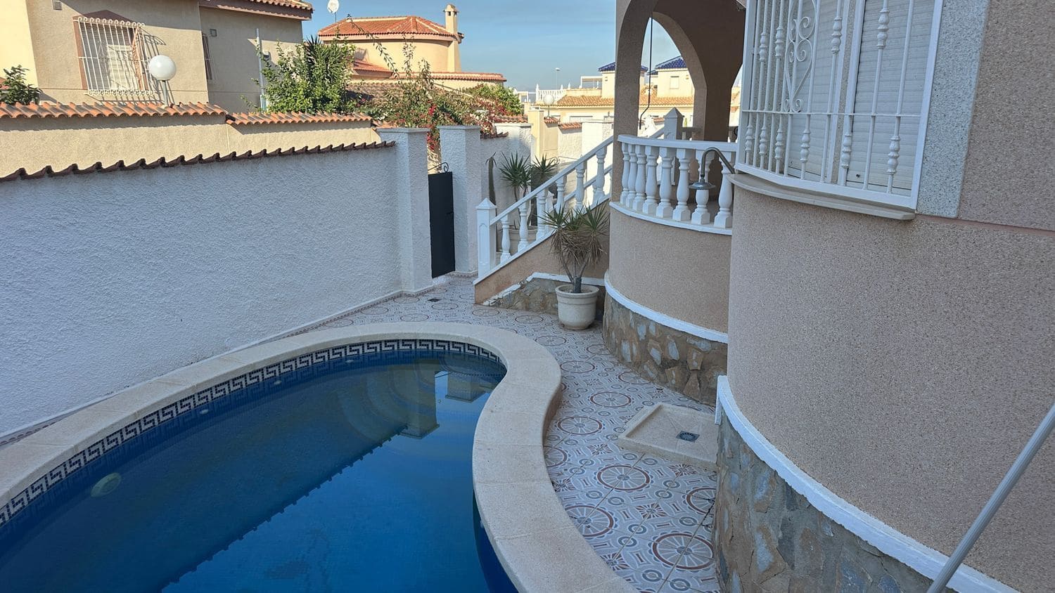 3 bedroom Villa for sale in Rojales with pool garage - € 254,000 (Ref: 8800511)