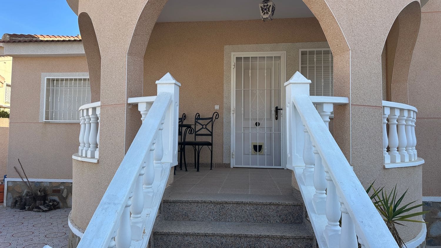 3 bedroom Villa for sale in Rojales with pool garage - € 254,000 (Ref: 8800511)