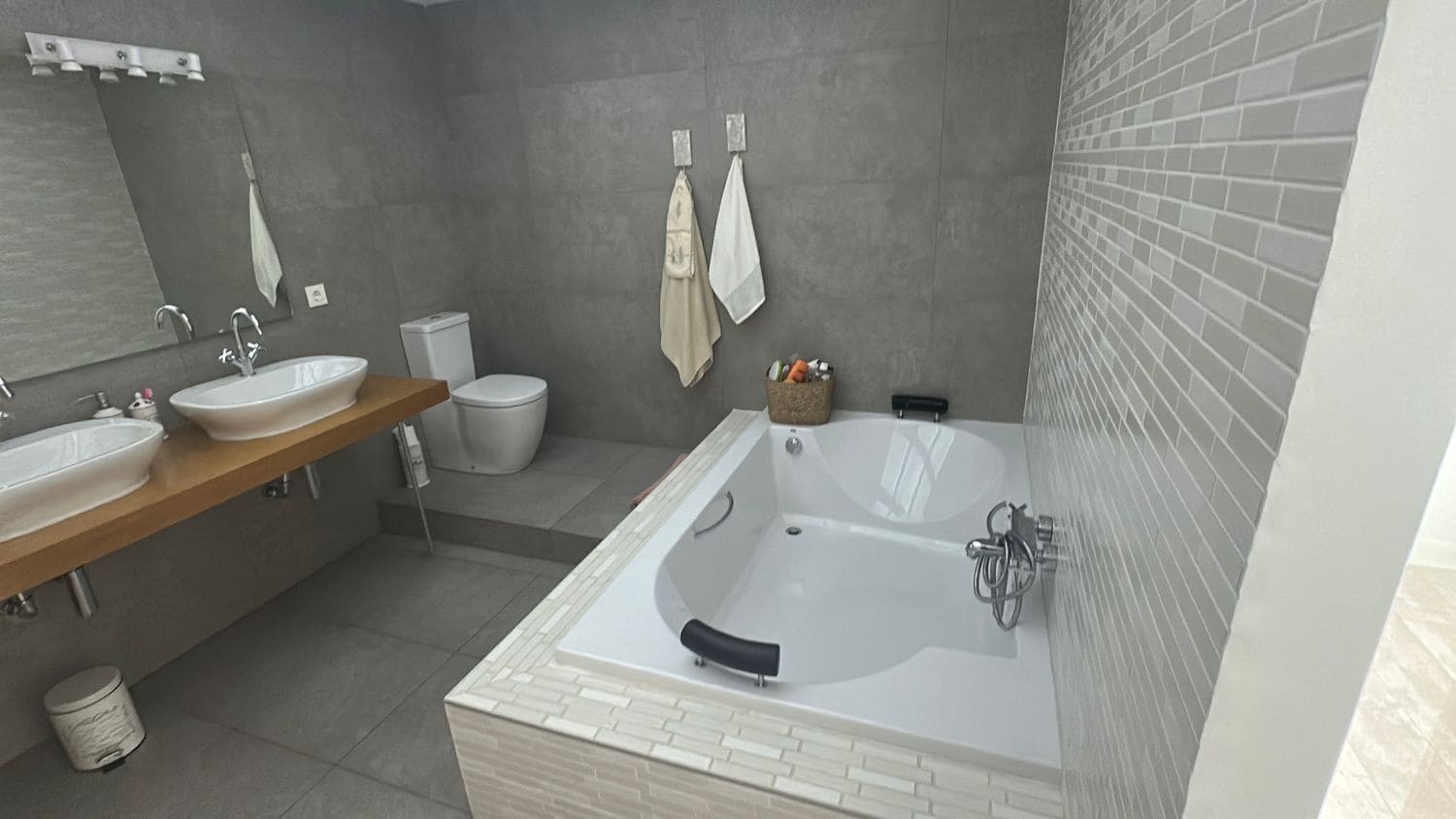 3 bedroom Apartment for sale in Jacarilla - € 235,000 (Ref: 8840583)