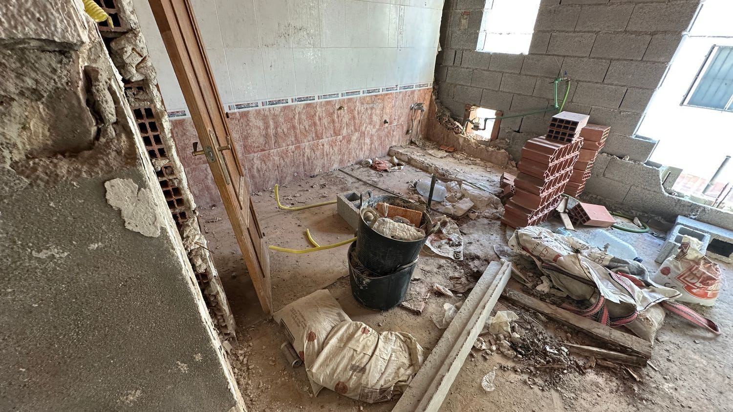 2 bedroom Townhouse for sale in Formentera del Segura with garage - € 79,000 (Ref: 8925928)