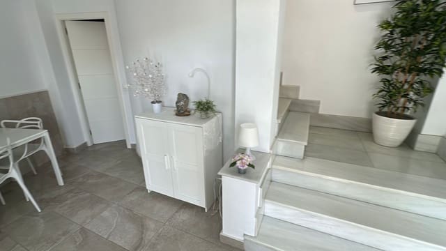 4 bedroom Townhouse for sale in Almoradí with garage - € 350,000 (Ref: 8971754)