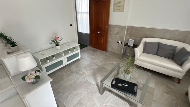 4 bedroom Townhouse for sale in Almoradí with garage - € 350,000 (Ref: 8971754)