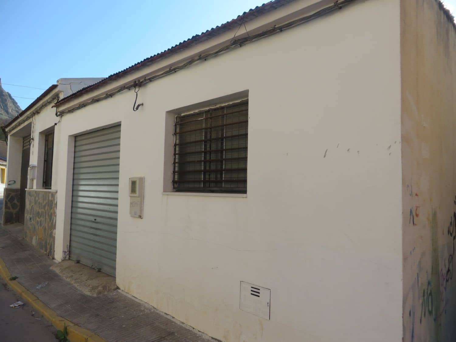 Garage til salg i Redovan - € 79.000 (Ref: 8982009)