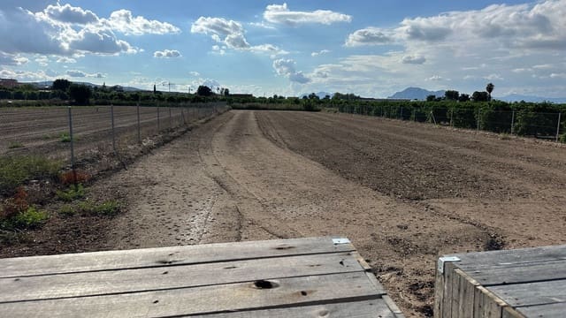 Grunde uden byggetilladelser til leje i Formentera del Segura - € 275 (Ref: 9275412)