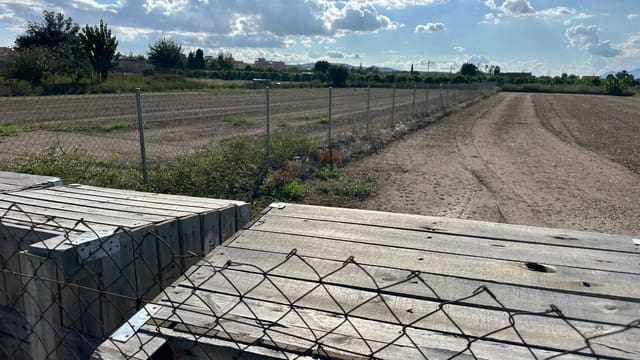 Grunde uden byggetilladelser til leje i Formentera del Segura - € 275 (Ref: 9275412)