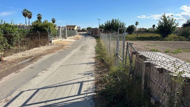 Grunde uden byggetilladelser til leje i Formentera del Segura - € 275 (Ref: 9275412)