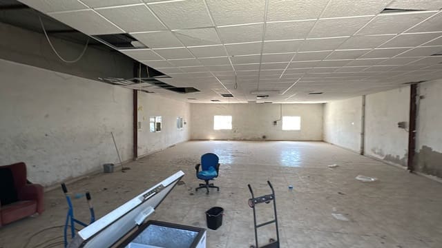 Commercial for rent in Molins - Campaneta - San Bartolomé, Orihuela - € 850 (Ref: 9290946)