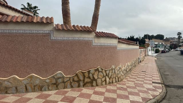 4 Zimmer Villa zu verkaufen in Formentera del Segura mit Pool Garage - 545.000 € (Ref: 9360412)