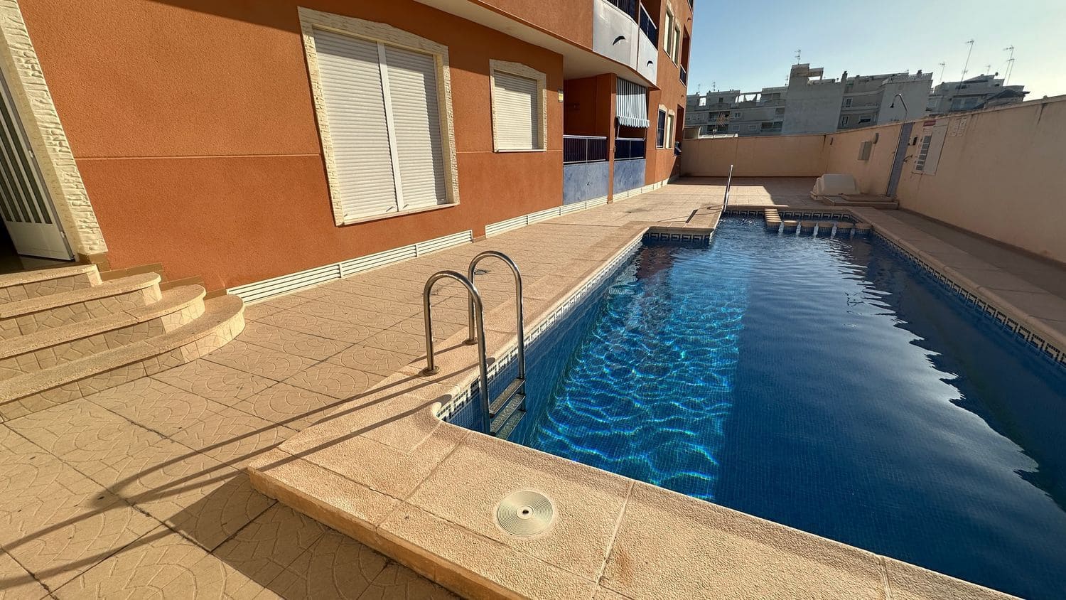 2 soverom Leilighet til salgs i Benejuzar med svømmebasseng garasje - € 95 000 (Ref: 9371379)