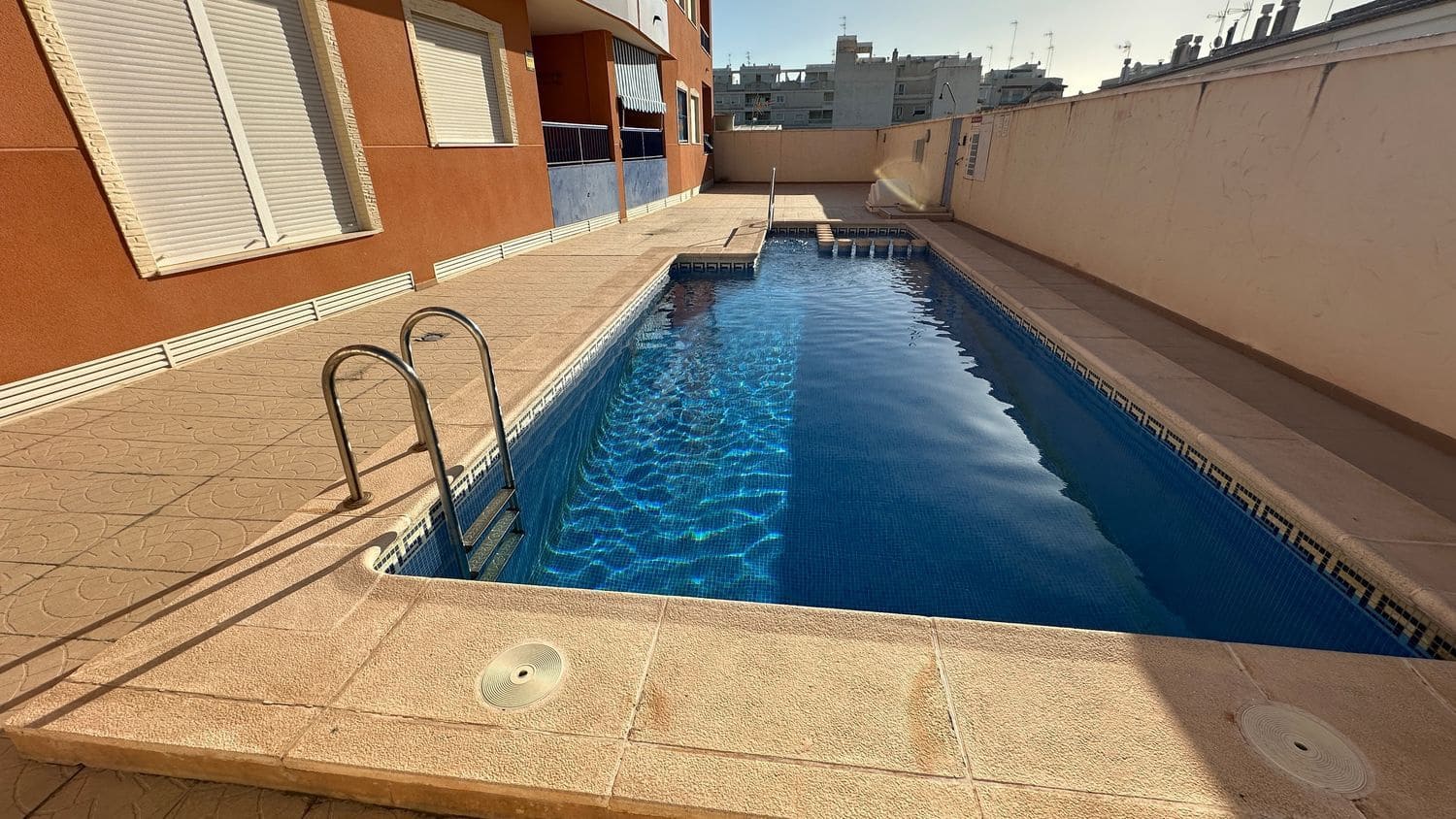 2 soverom Leilighet til salgs i Benejuzar med svømmebasseng garasje - € 95 000 (Ref: 9371379)