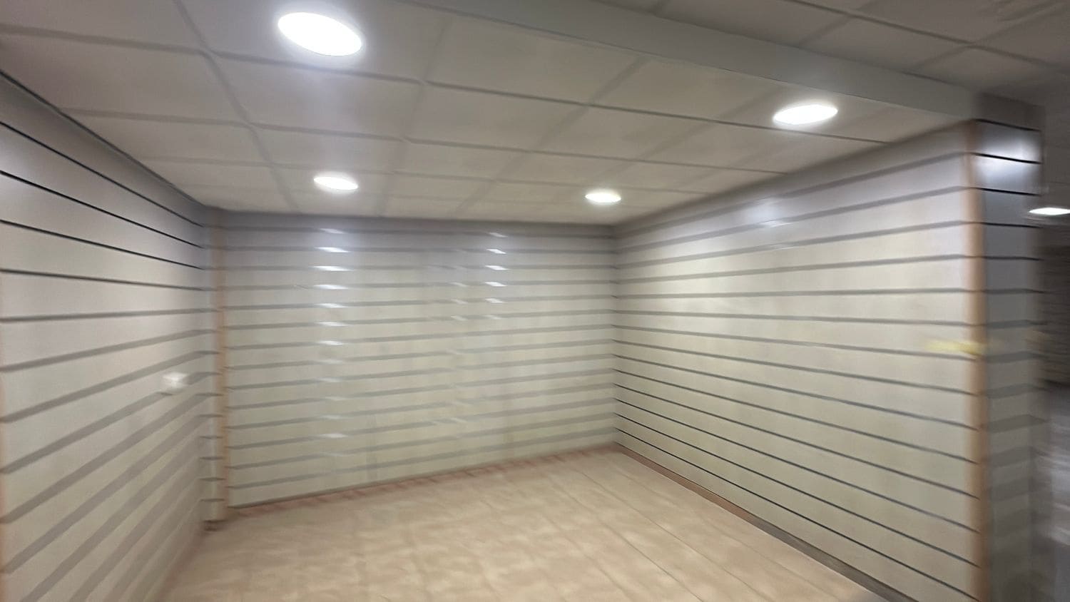 Kommersiell att hyra i Almoradi - 1 500 € (Ref: 9404448)