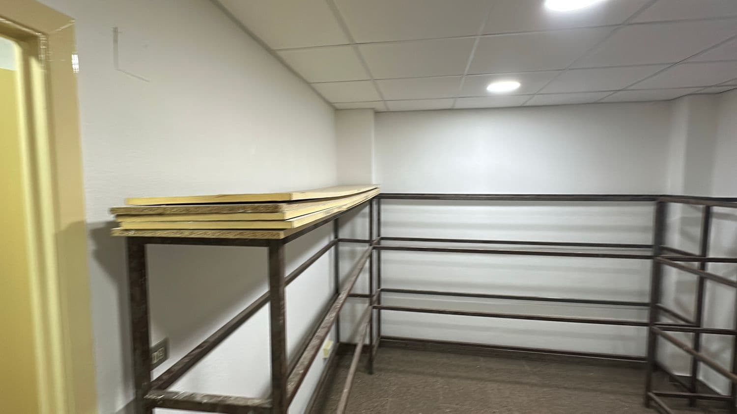 Kommersiell att hyra i Almoradi - 1 500 € (Ref: 9404448)