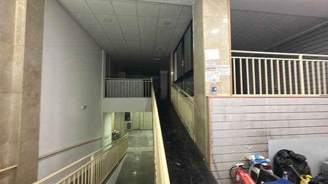 Commercieel te huur in Almoradí - € 1.500 (Ref: 9404448)