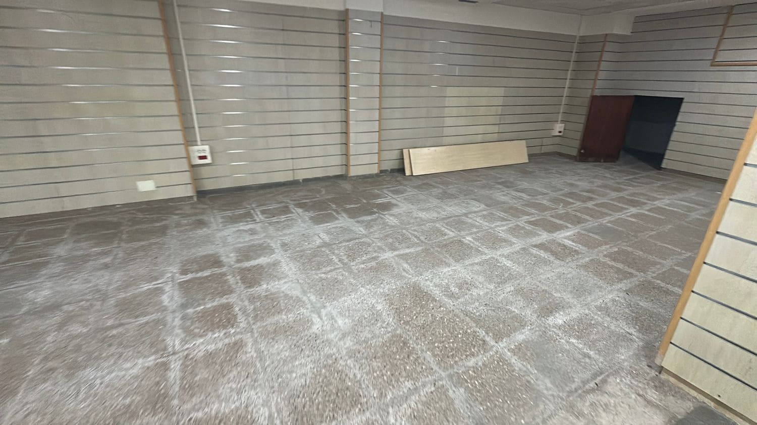 Kommersiell att hyra i Almoradi - 1 500 € (Ref: 9404448)