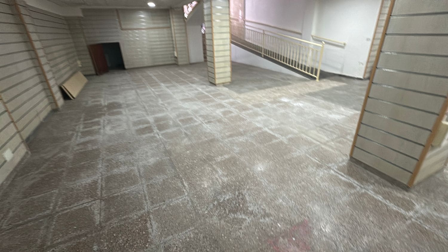 Kommersiell att hyra i Almoradi - 1 500 € (Ref: 9404448)