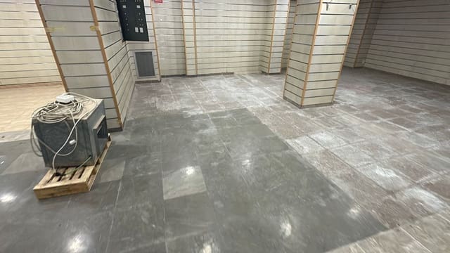 Commercieel te huur in Almoradí - € 1.500 (Ref: 9404448)