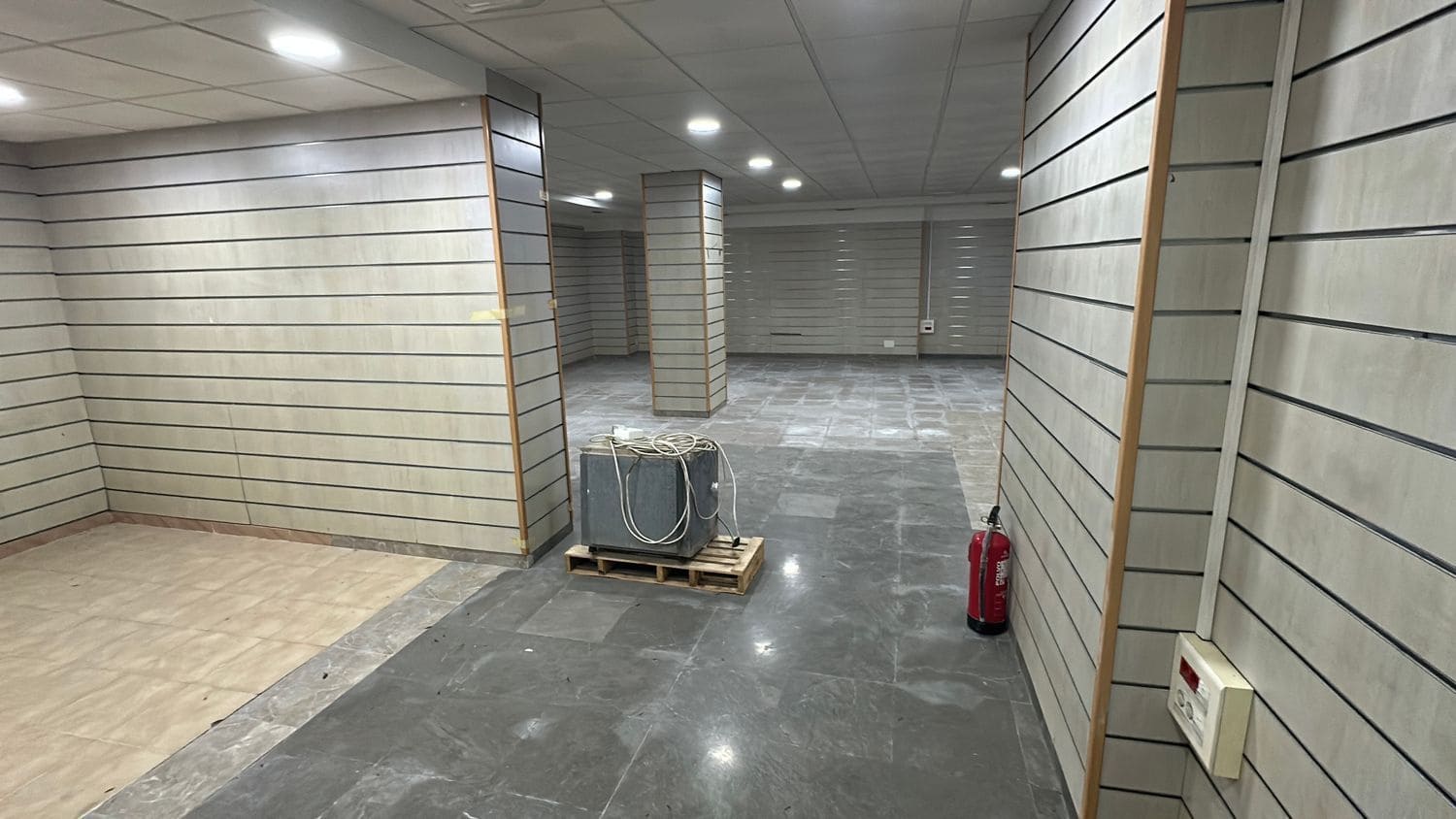 Kommersiell att hyra i Almoradi - 1 500 € (Ref: 9404448)