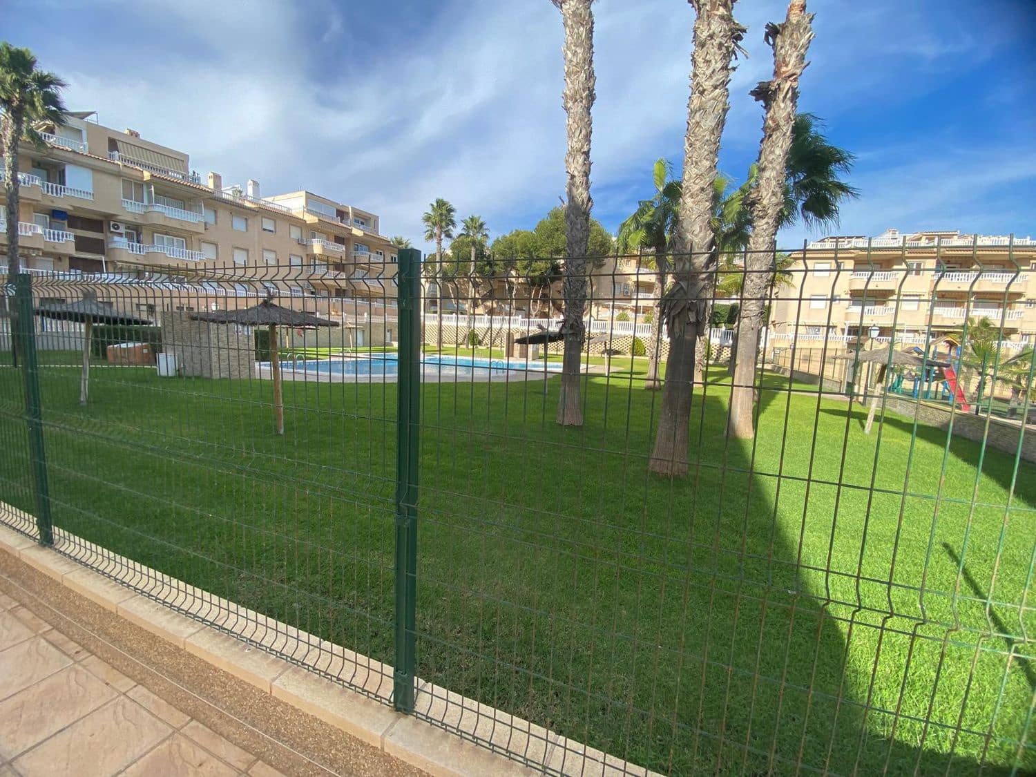 3 chambre Appartement à vendre à Guardamar del Segura avec piscine garage - 367 500 € (Ref: 9429121)