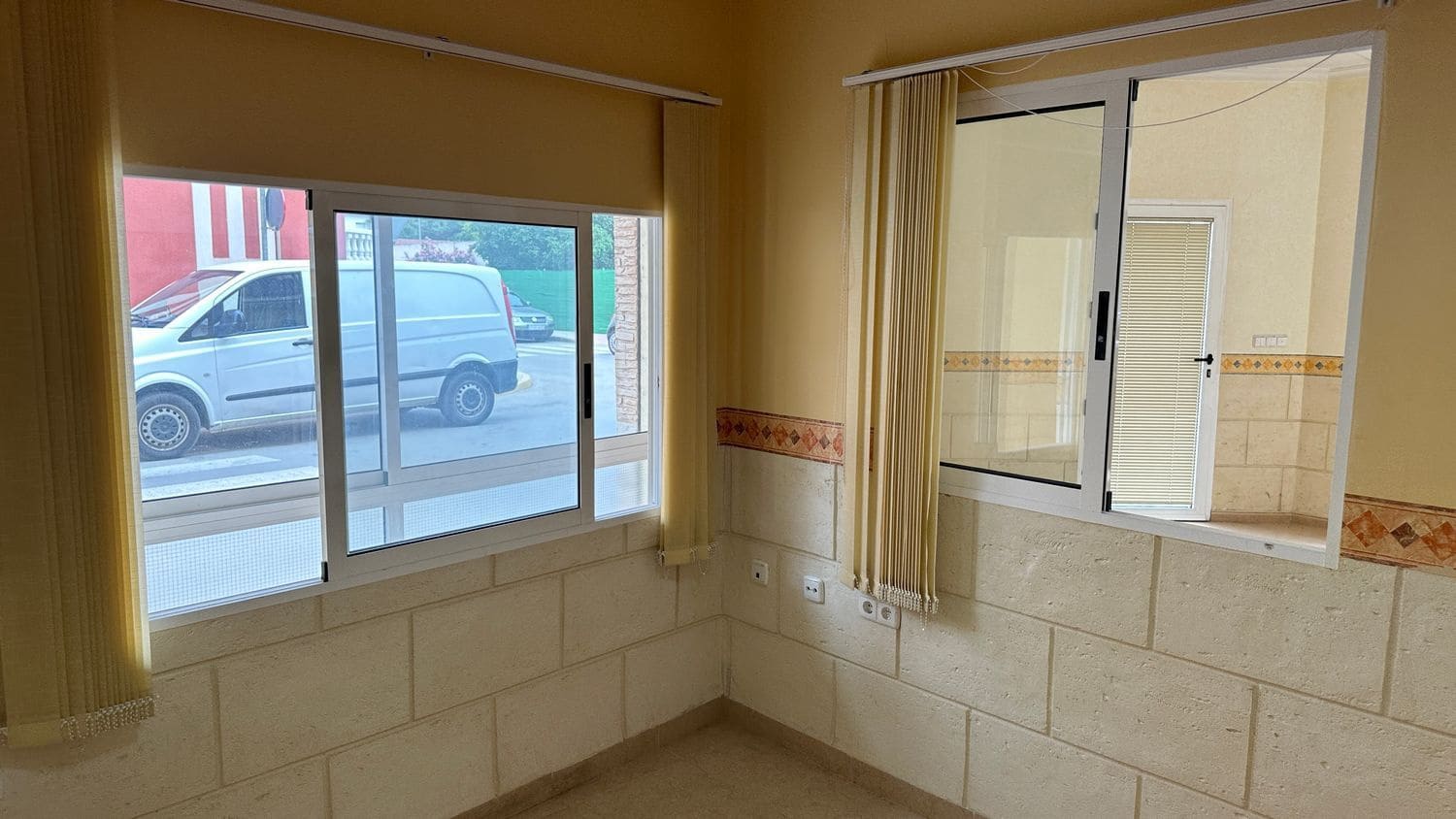 Kommersiell att hyra i Formentera del Segura - 400 € (Ref: 9465122)