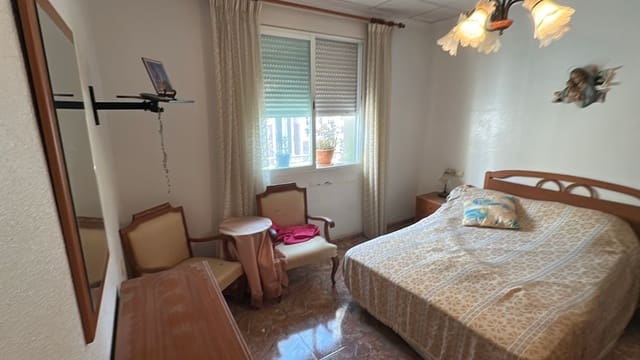 3 chambre Maison de Ville à vendre à Zona Pueblo, Guardamar del Segura avec garage - 199 000 € (Ref: 9470282)