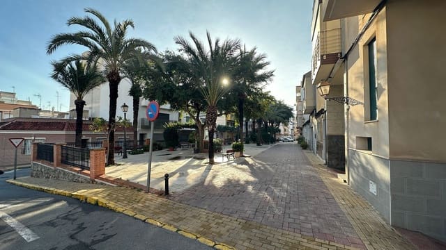 3 chambre Maison de Ville à vendre à Zona Pueblo, Guardamar del Segura avec garage - 199 000 € (Ref: 9470282)