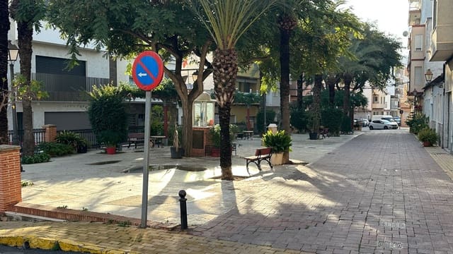 3 chambre Maison de Ville à vendre à Zona Pueblo, Guardamar del Segura avec garage - 199 000 € (Ref: 9470282)