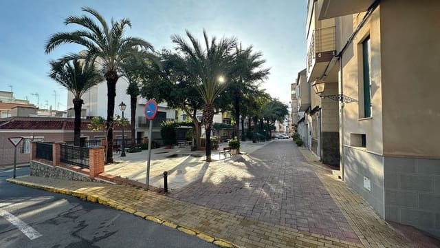 3 chambre Maison de Ville à vendre à Zona Pueblo, Guardamar del Segura avec garage - 199 000 € (Ref: 9470282)