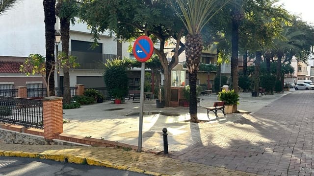 3 chambre Maison de Ville à vendre à Zona Pueblo, Guardamar del Segura avec garage - 199 000 € (Ref: 9470282)