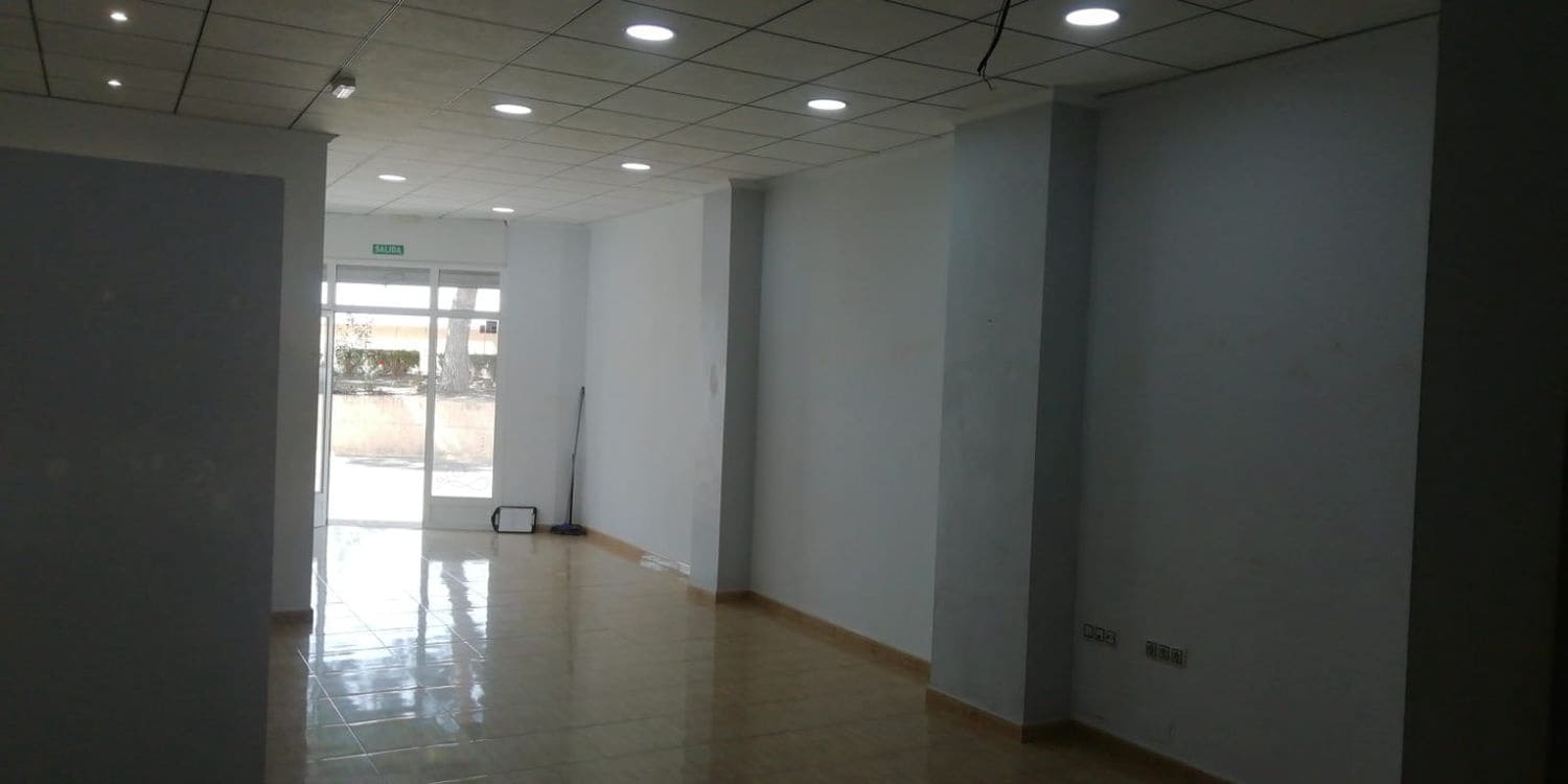 Commerciale da affittare in Formentera del Segura - 350 € (Rif: 9536634)