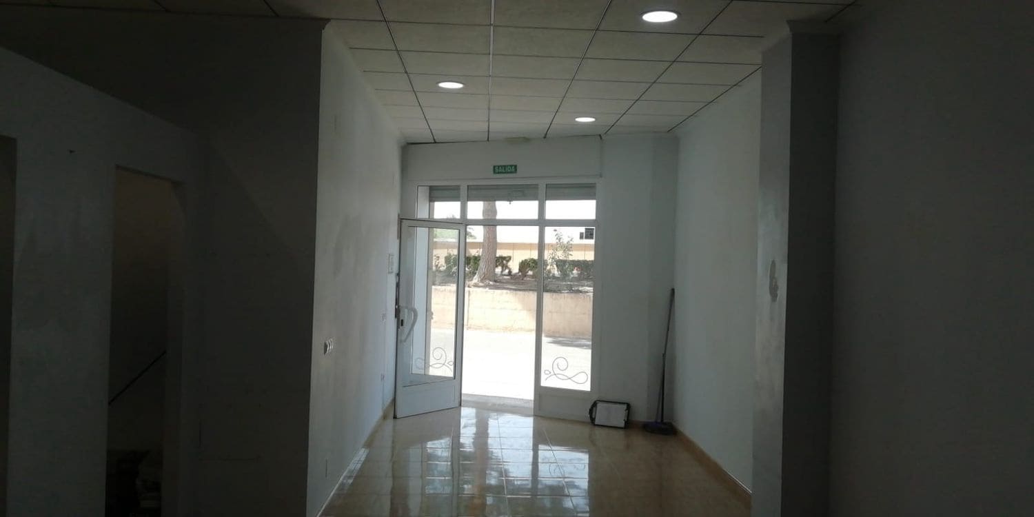 Commerciale da affittare in Formentera del Segura - 350 € (Rif: 9536634)