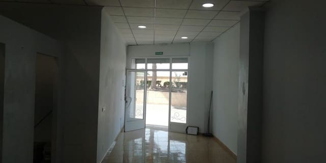 Commerciale da affittare in Formentera del Segura - 350 € (Rif: 9536634)