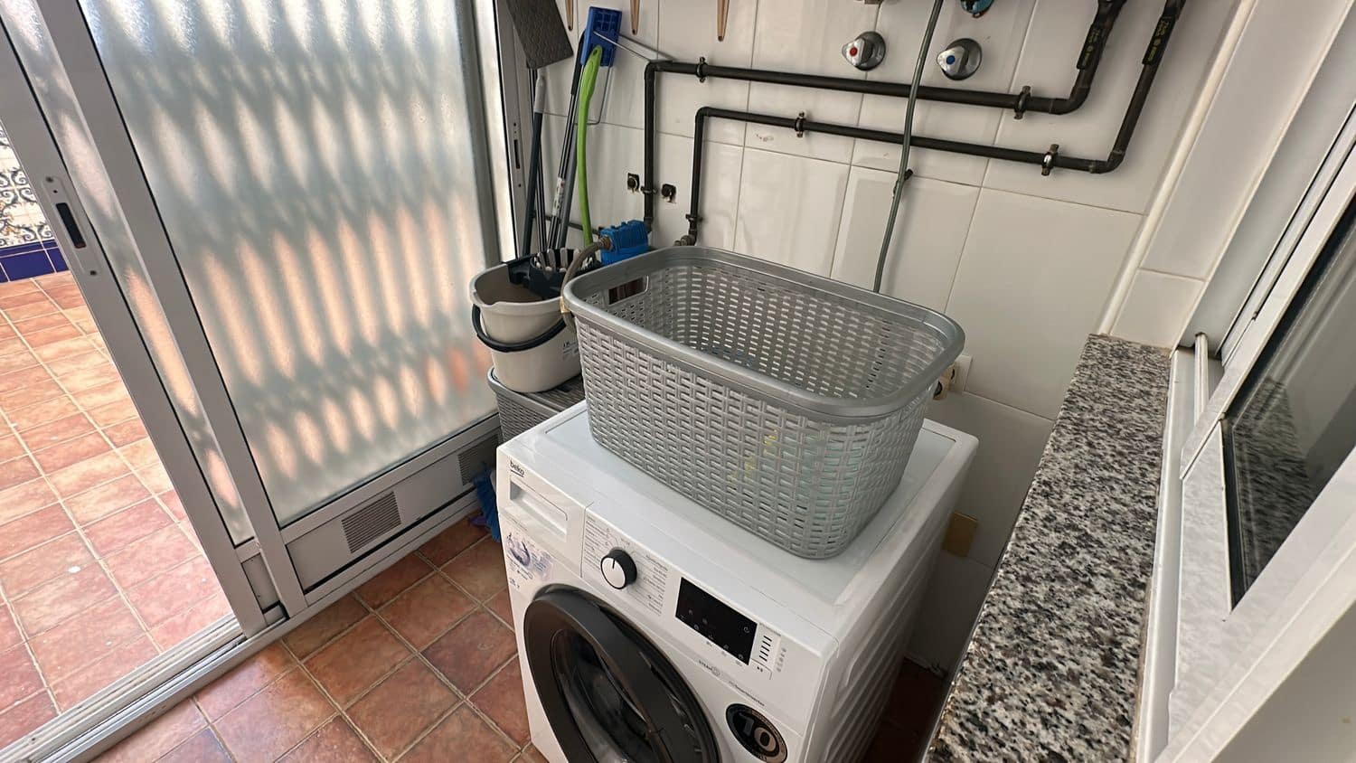 3 Zimmer Apartment zu vermieten in Almoradi mit Garage - 700 € (Ref: 9560873)