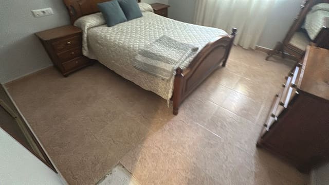 3 Zimmer Apartment zu vermieten in Almoradí mit Garage - 700 € (Ref: 9560873)