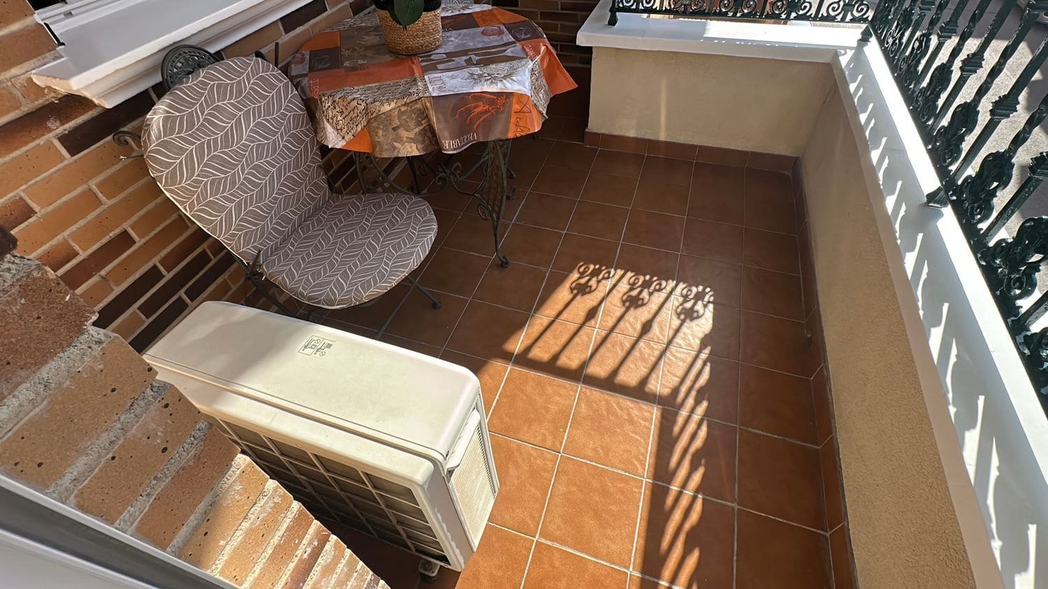 3 Zimmer Apartment zu vermieten in Almoradi mit Garage - 700 € (Ref: 9560873)