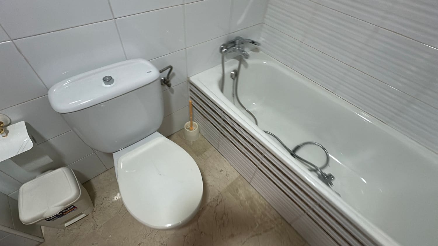 3 bedroom Apartment for rent in Almoradi with garage - € 700 (Ref: 9564287)