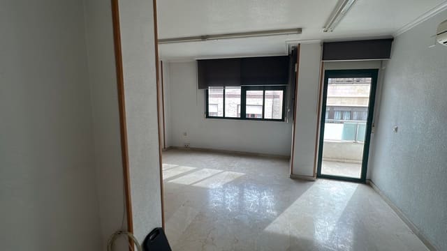 3 bedroom Apartment for rent in Almoradí with garage - € 700 (Ref: 9564287)