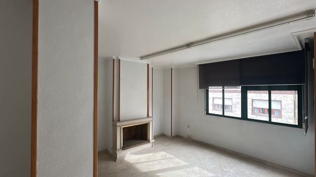 3 bedroom Apartment for rent in Almoradí with garage - € 700 (Ref: 9564287)