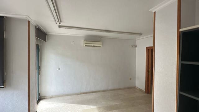 3 bedroom Apartment for rent in Almoradí with garage - € 700 (Ref: 9564287)