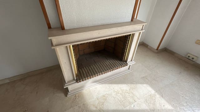 3 bedroom Apartment for rent in Almoradí with garage - € 700 (Ref: 9564287)