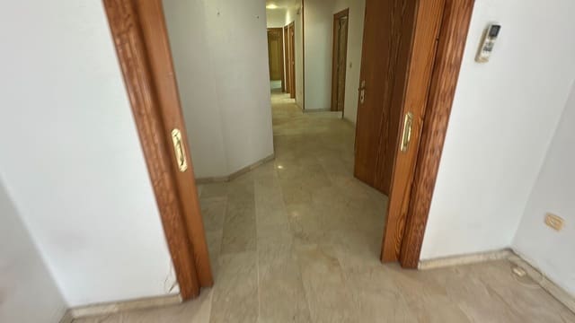3 bedroom Apartment for rent in Almoradí with garage - € 700 (Ref: 9564287)