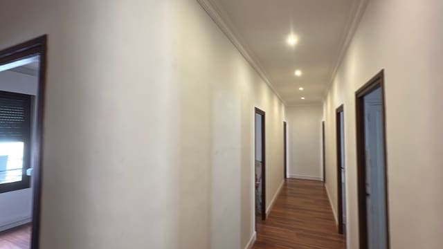 5 bedroom Apartment for rent in Almoradí with garage - € 700 (Ref: 9564288)