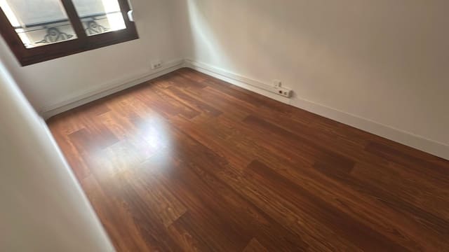 5 bedroom Apartment for rent in Almoradí with garage - € 700 (Ref: 9564288)