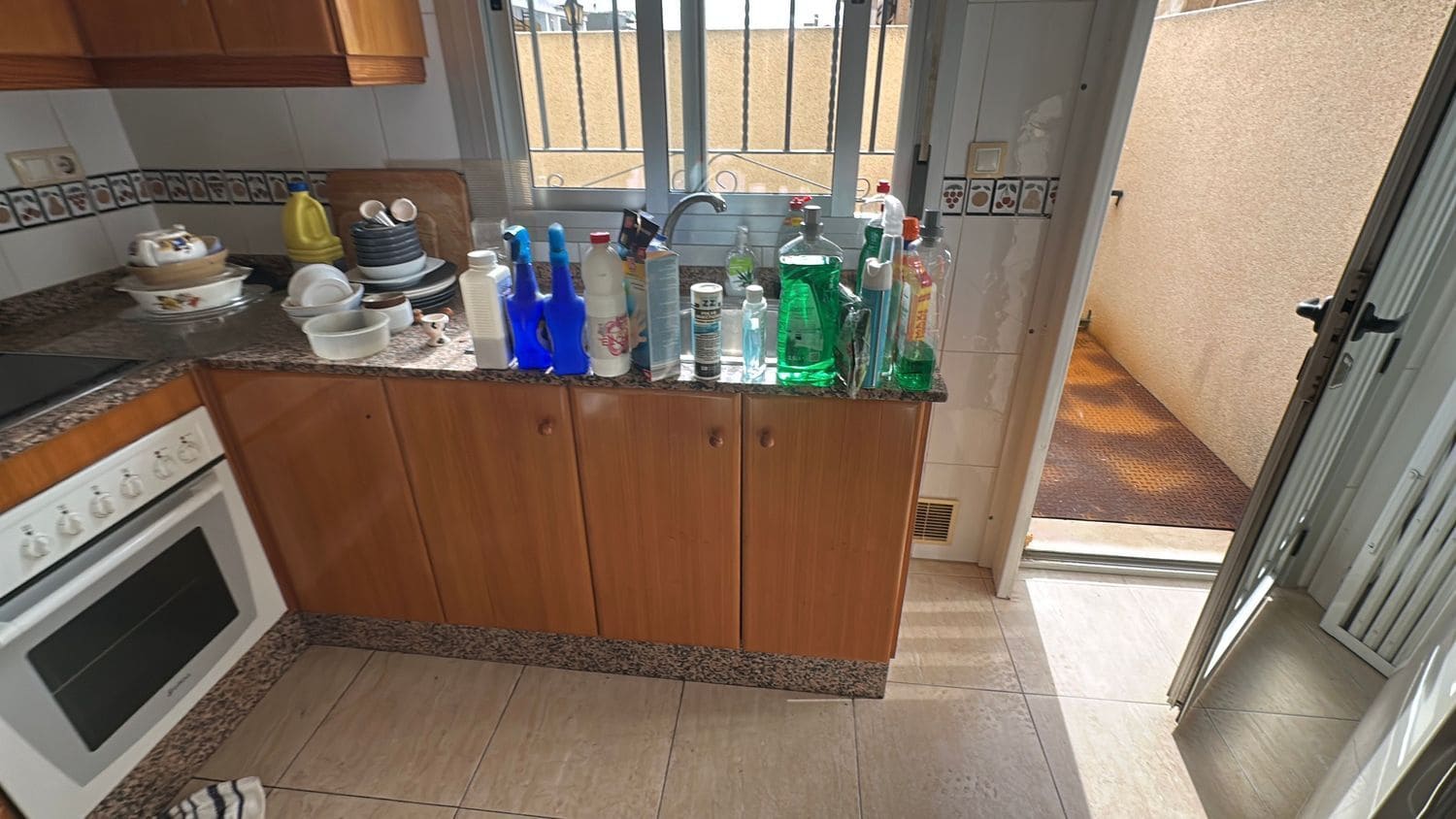 3 bedroom Townhouse for rent in Daya Nueva with garage - € 1,200 (Ref: 9564289)