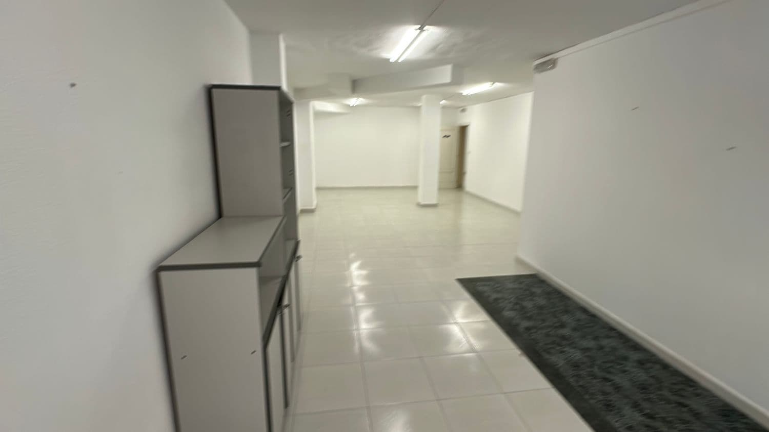 Kontor til leje i Almoradi - € 700 (Ref: 9567978)