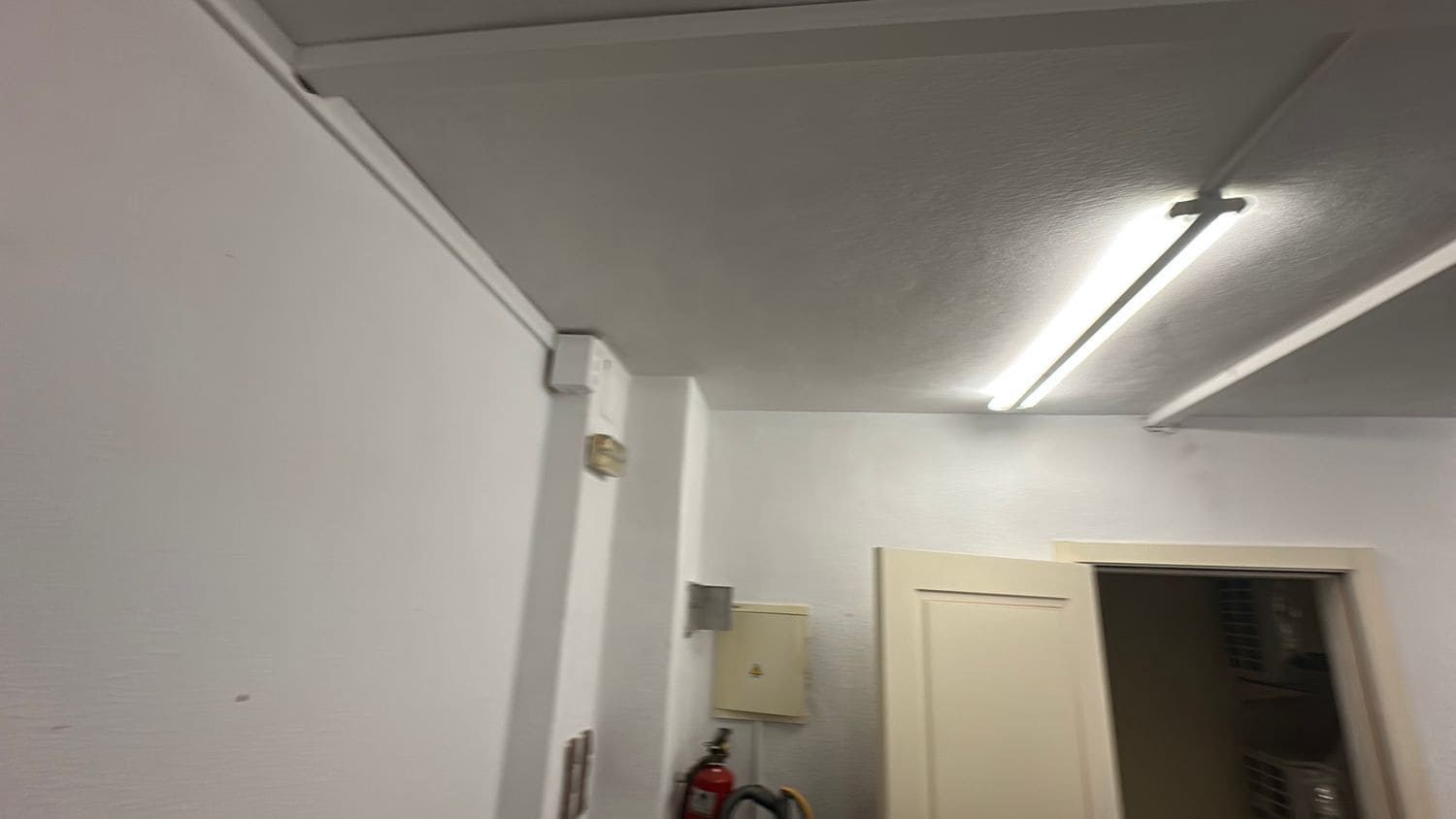 Kontor til leje i Almoradi - € 700 (Ref: 9567978)